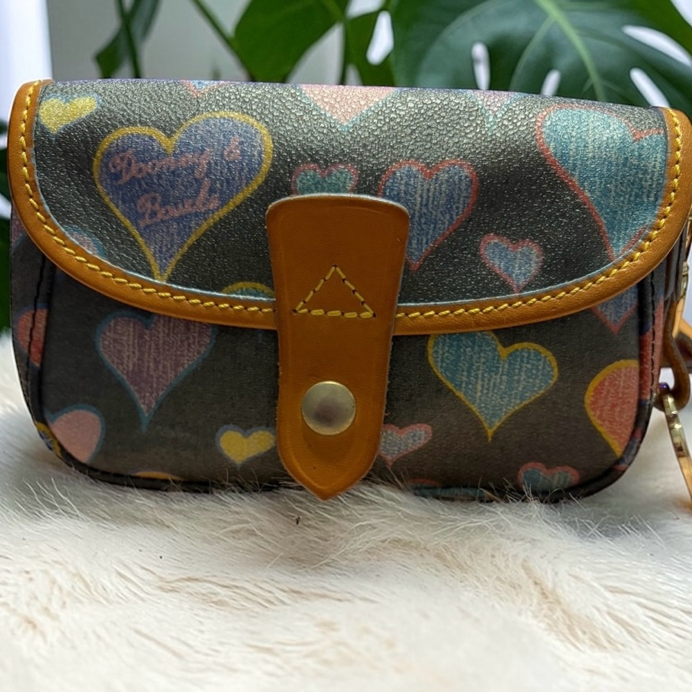 Dooney & Bourke Multicolor Heart Print Wristlet – Brown Trim